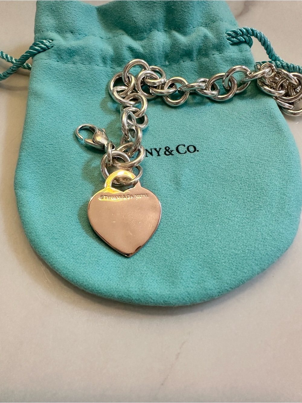 Tiffany & Co. bracelet with Gold Plated Toggle Heart Tag Charm - Authentic - Picture 6 of 6